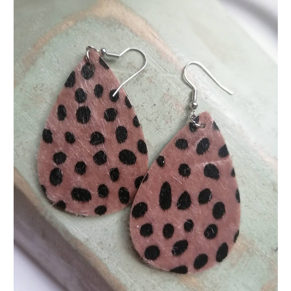 Faux Fur Cheetah Teardrop Dangle Earrings - Picture 2 of 5